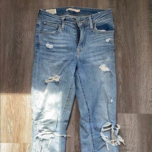 Levi’s Light Wash 721 High Rise Skinny Jeans